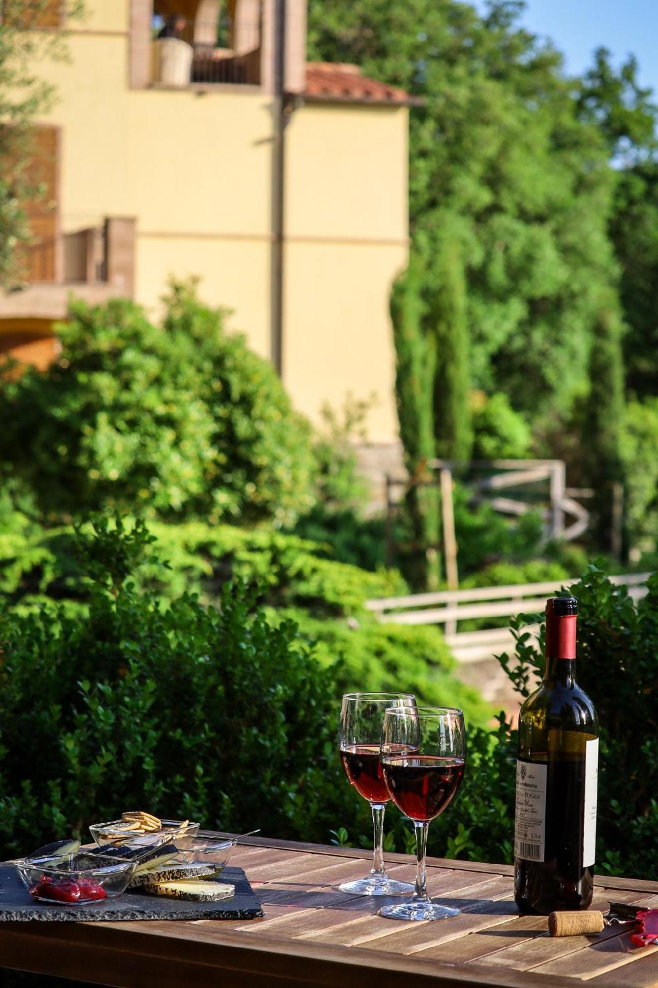 Madonna Del Poggio Cav Aparthotel สการ์ลีโน ภายนอก รูปภาพ