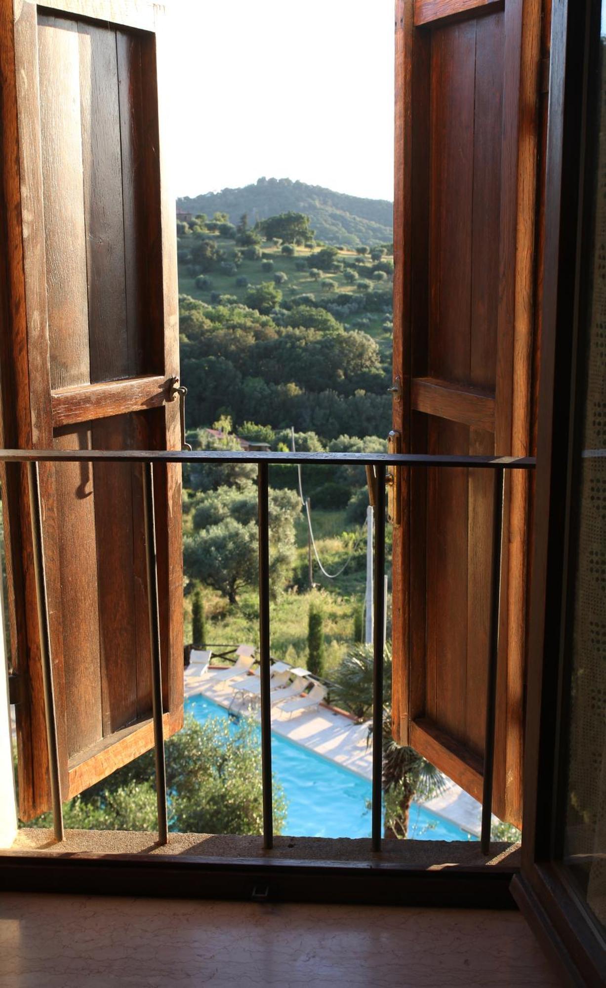 Madonna Del Poggio Cav Aparthotel สการ์ลีโน ภายนอก รูปภาพ