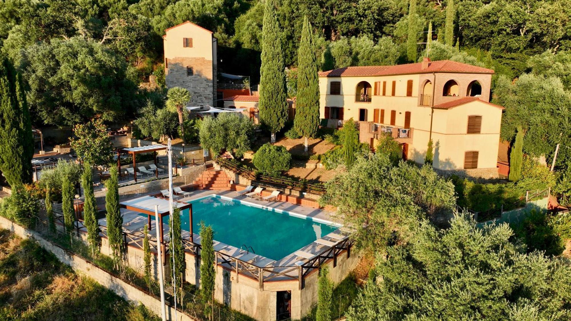 Madonna Del Poggio Cav Aparthotel สการ์ลีโน ภายนอก รูปภาพ