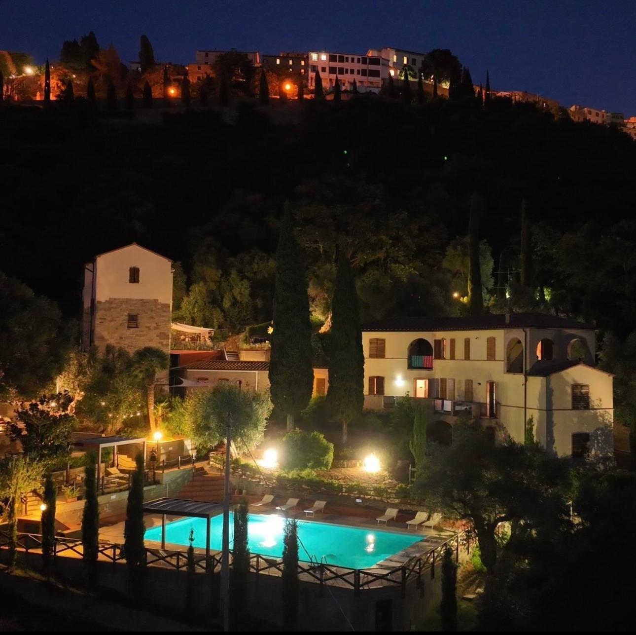 Madonna Del Poggio Cav Aparthotel สการ์ลีโน ภายนอก รูปภาพ