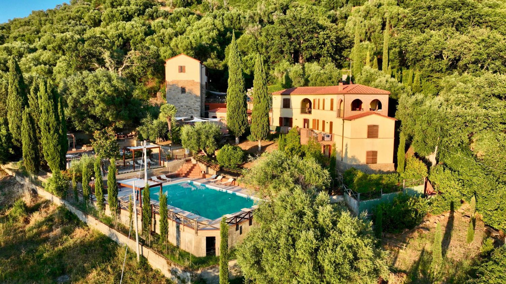 Madonna Del Poggio Cav Aparthotel สการ์ลีโน ภายนอก รูปภาพ