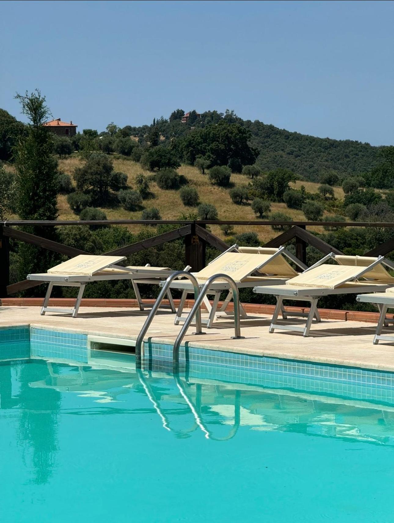 Madonna Del Poggio Cav Aparthotel สการ์ลีโน ภายนอก รูปภาพ
